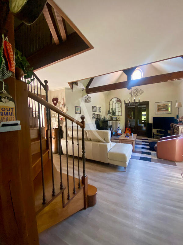 Maison - 185 m² - 7 pièces