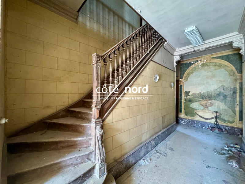 Maison - 288 m² - 8 pièces