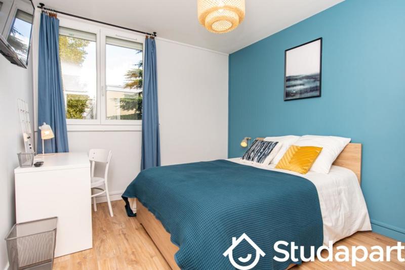 Chambre - 11 m² - 1 pièce