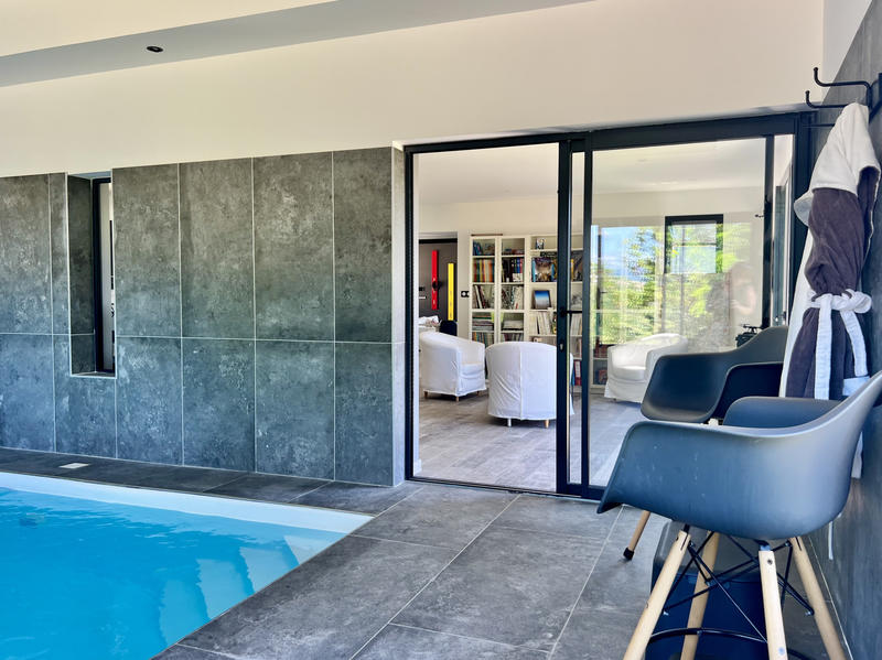 Maison - 225 m² - 6 pièces