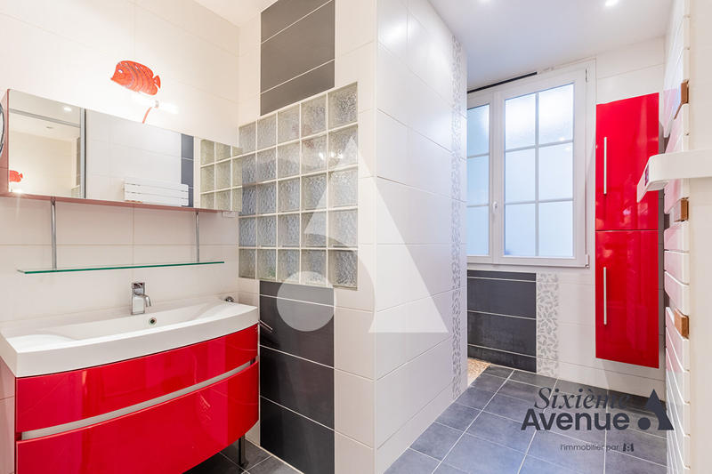 Maison - 189 m² - 8 pièces