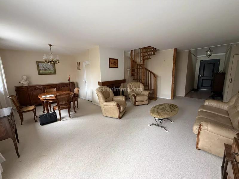 Maison - 147 m² - 8 pièces