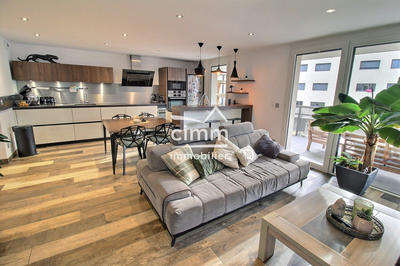 Appartement - 86 m² - 4 pièces