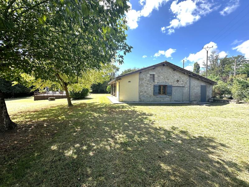 Maison traditionnelle - 185 m² - 7 pièces