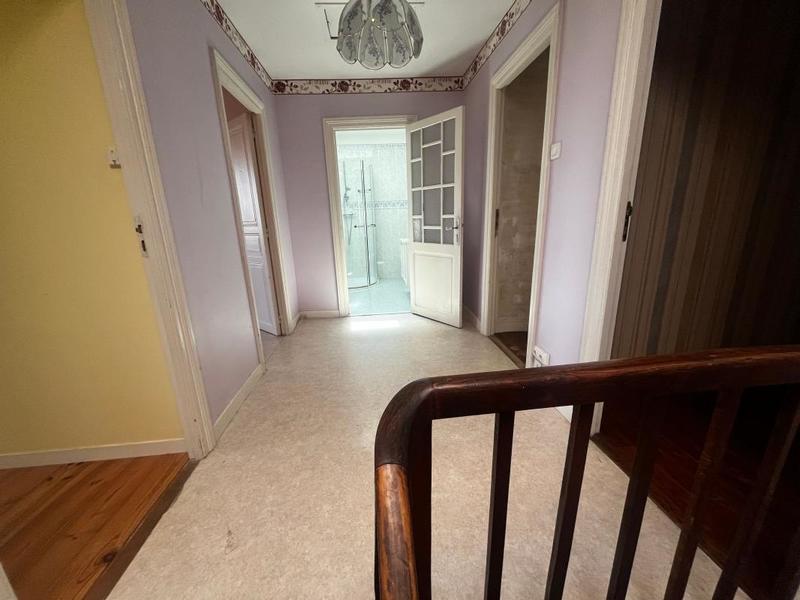 Maison - 237 m² - 7 pièces