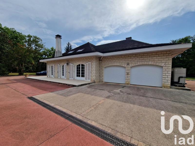 Maison - 349 m² - 6 pièces