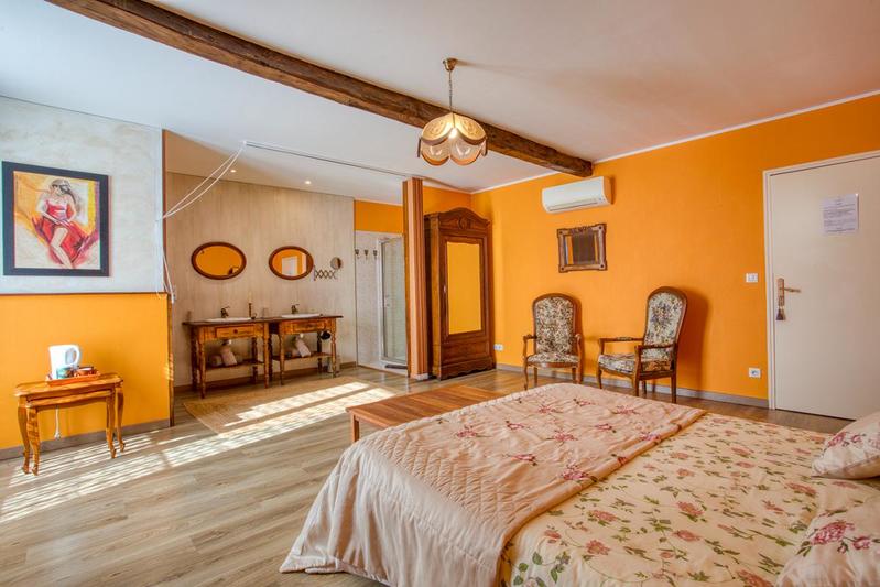 Maison - 480 m² - 11 pièces