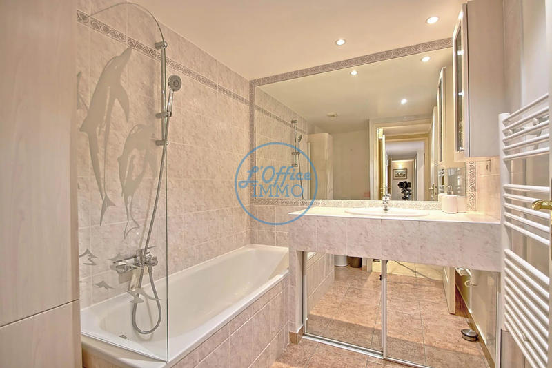 Appartement - 85 m² - 4 pièces