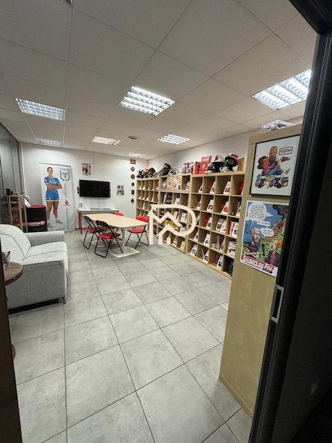 Local d'activités - 203 m²