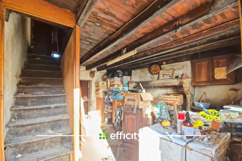 Maison - 300 m² - 3 pièces