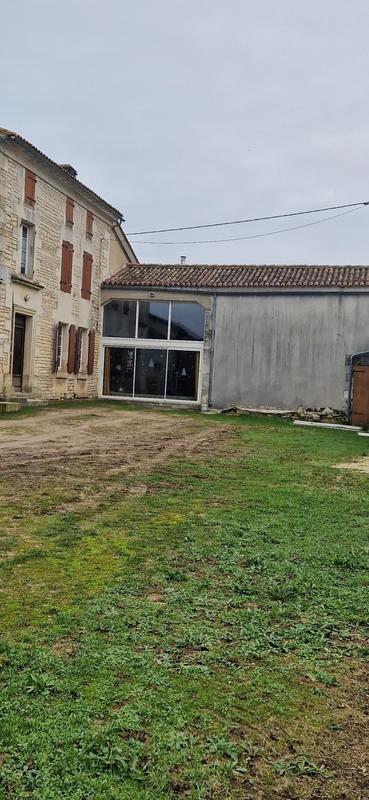 Maison - 213 m² - 8 pièces