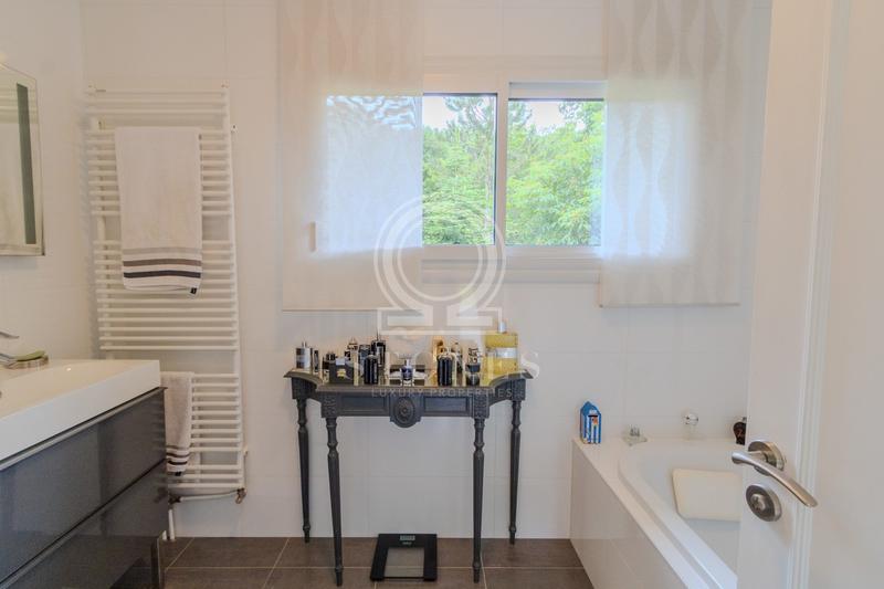 Maison contemporaine - 212 m² - 6 pièces