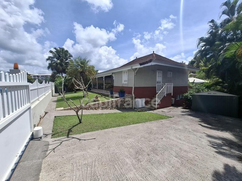 Maison - 158 m² - 7 pièces