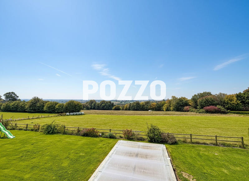 Maison - 217 m² - 6 pièces