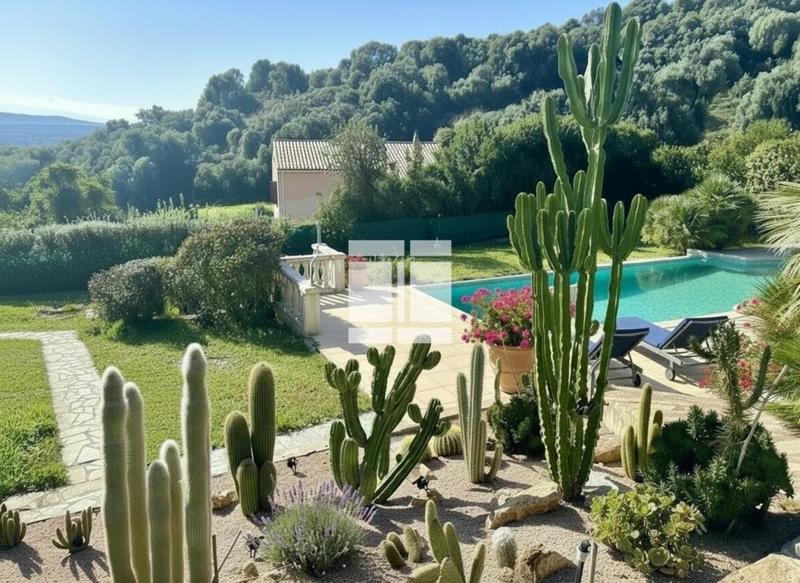 Villa - 166 m² - 6 pièces