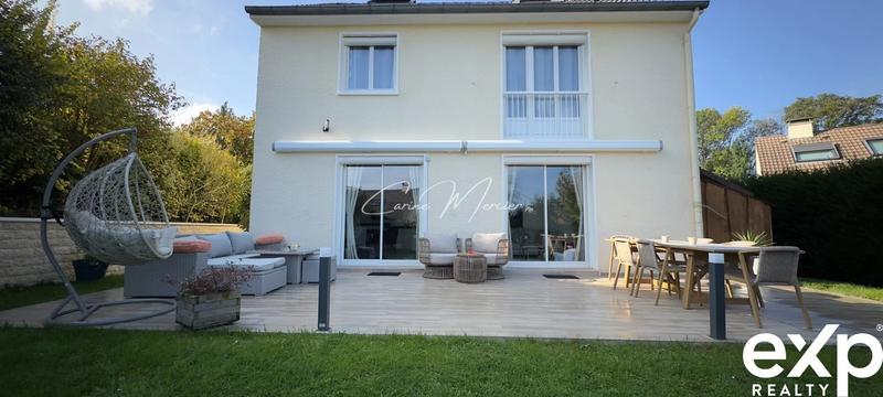 Maison - 212 m² - 8 pièces