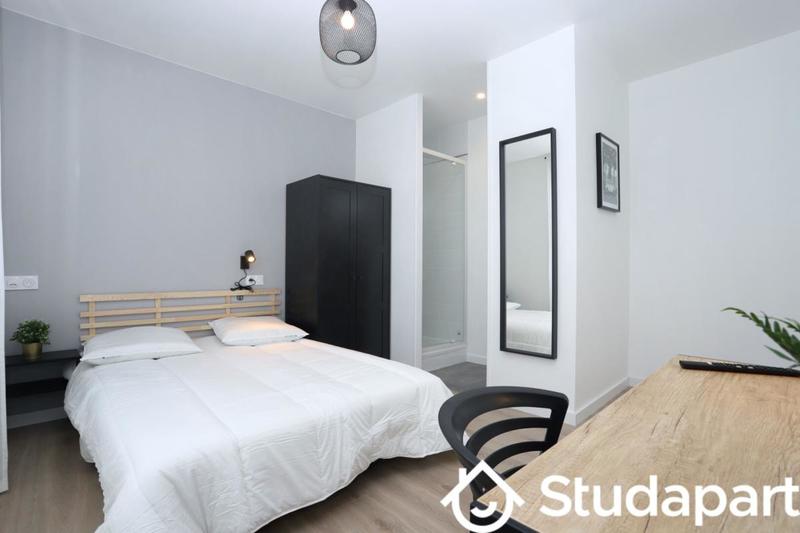 Chambre - 13 m² - 1 pièce