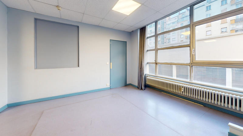 Local commercial - 200 m² - 7 pièces