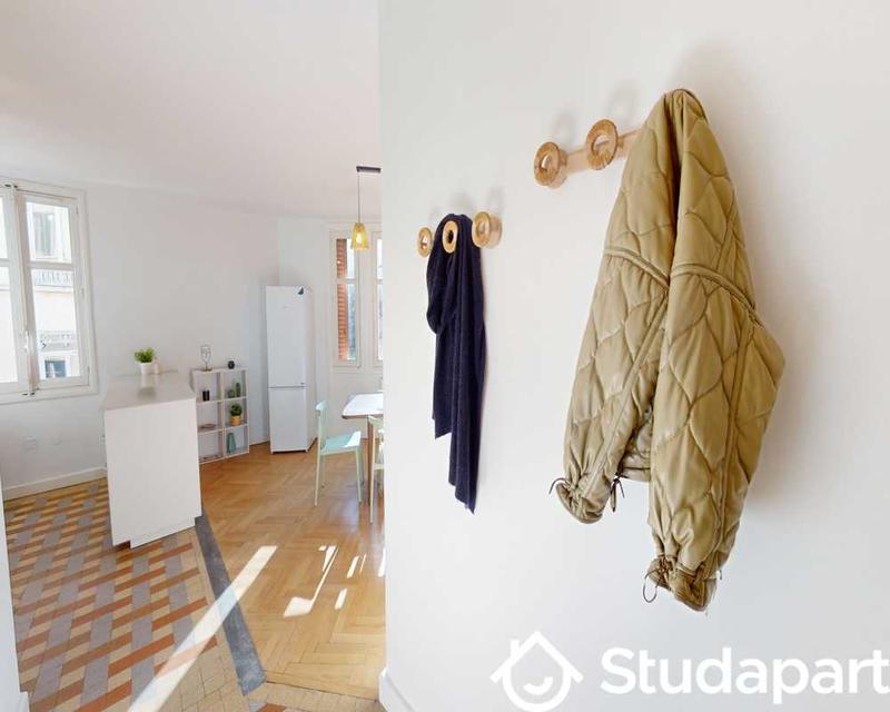 Chambre - 140 m² - 1 pièce