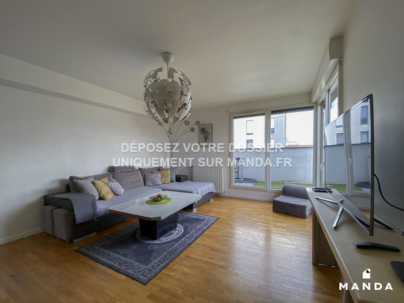 Chambre - 12 m² - 4 pièces