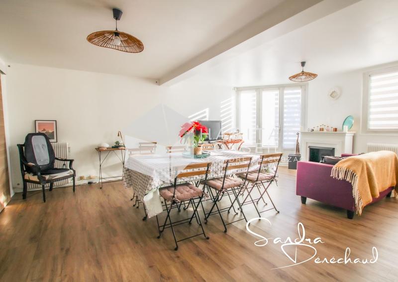 Maison - 228 m² - 9 pièces