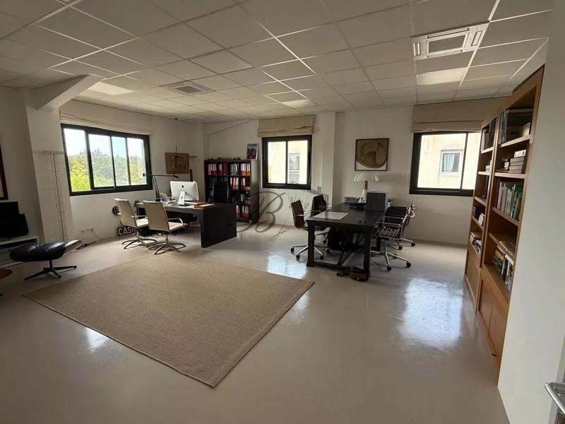 Bureau - 54 m² - 1 pièce