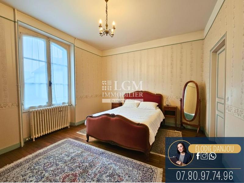 Propriété - 285 m² - 9 pièces