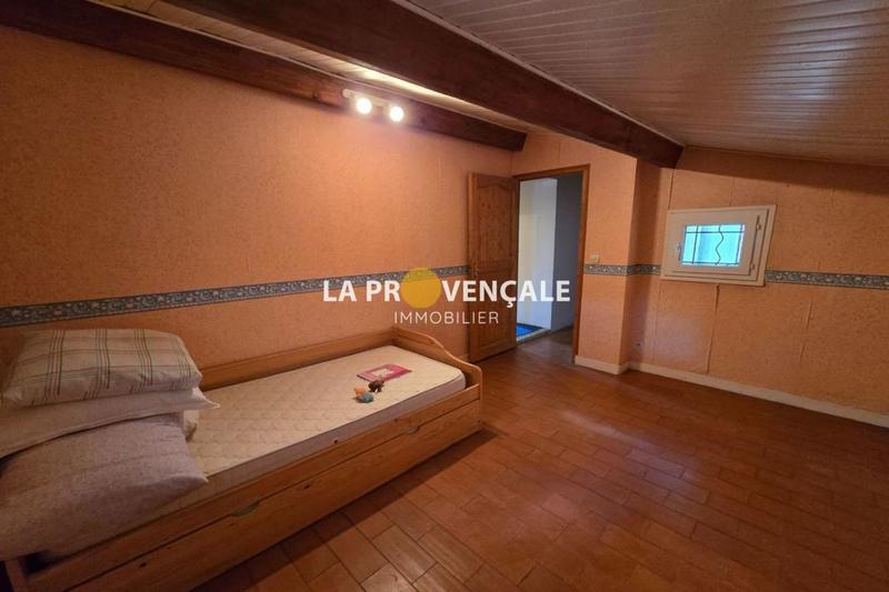 Maison - 176 m² - 9 pièces