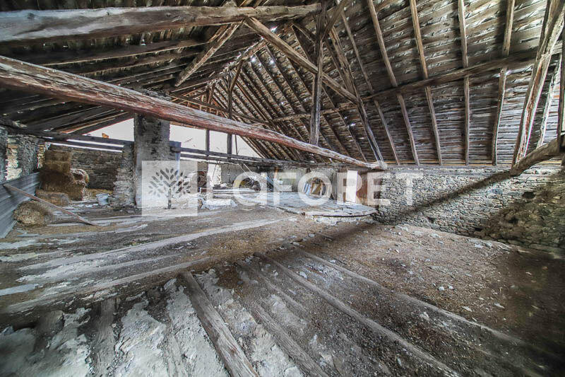 Maison - 550 m² - 12 pièces