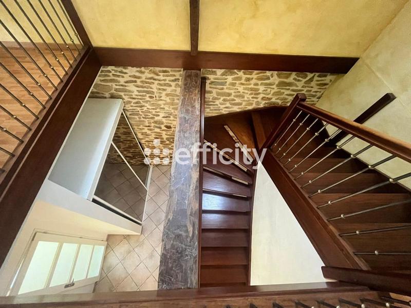 Maison - 213 m² - 5 pièces