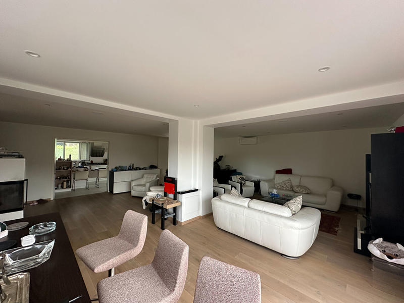 Maison - 242 m² - 8 pièces