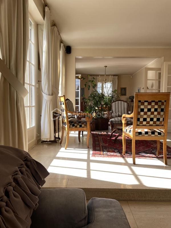 Maison en pierre - 219 m² - 8 pièces