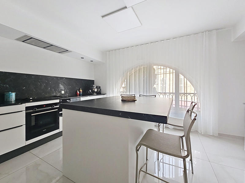 Appartement - 168 m² - 5 pièces