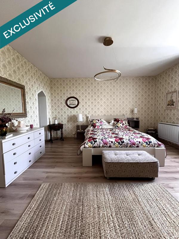 Villa - 260 m² - 8 pièces