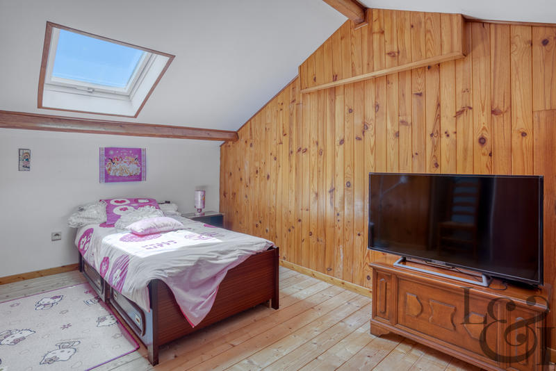 Maison - 218 m² - 6 pièces