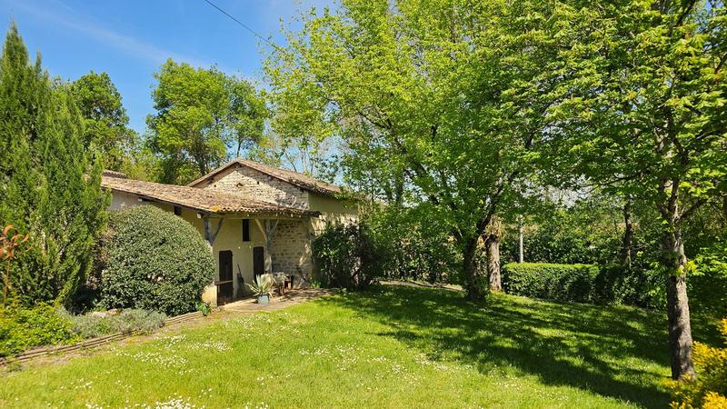 Maison - 223 m² - 9 pièces