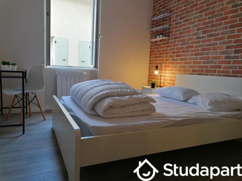 Chambre - 11 m² - 1 pièce