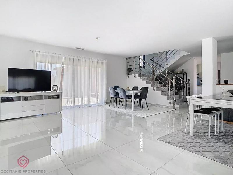 Maison - 137 m² - 5 pièces