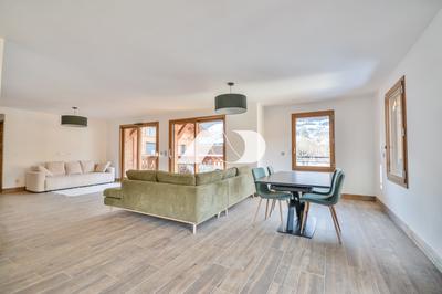 Appartement - 151 m² - 6 pièces