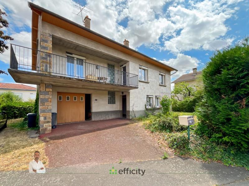 Maison - 255 m² - 12 pièces