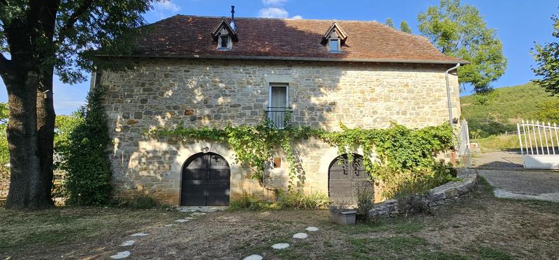 Maison - 249 m² - 4 pièces