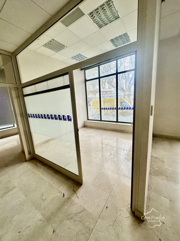 Local commercial - 348 m²