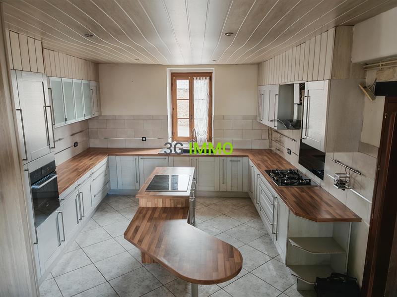 Maison - 217 m² - 8 pièces