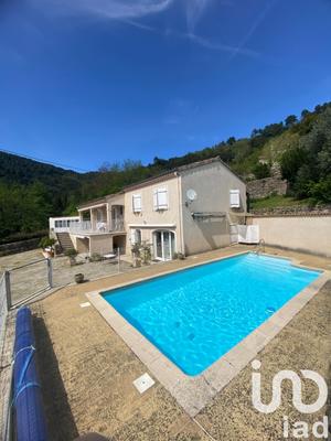 Maison - 180 m² - 6 pièces