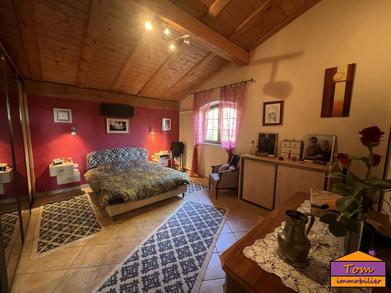 Maison - 200 m² - 6 pièces