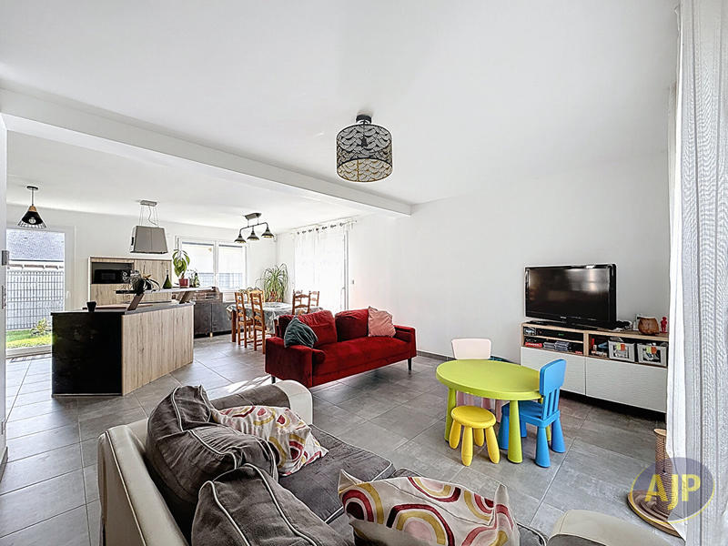 Maison - 110 m² - 6 pièces