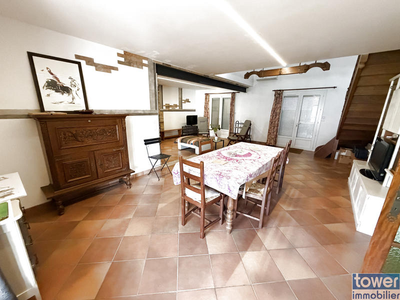 Maison de village - 160 m² - 1 pièce