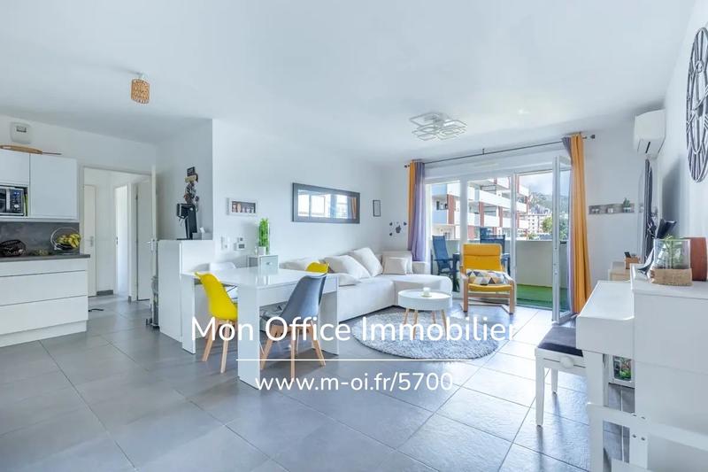 Appartement - 60 m² - 3 pièces