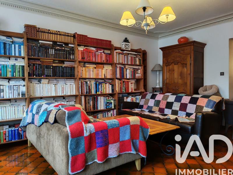 Maison - 252 m² - 8 pièces