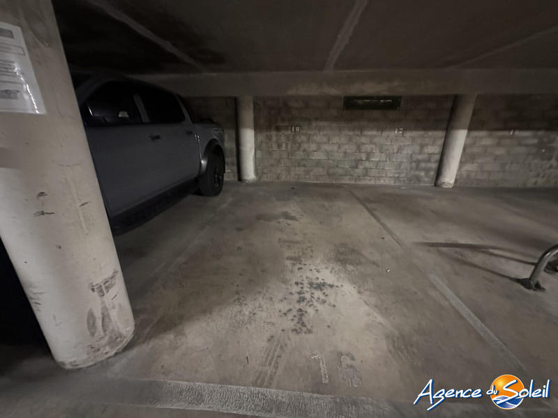 Parking / Garage - 12 m²